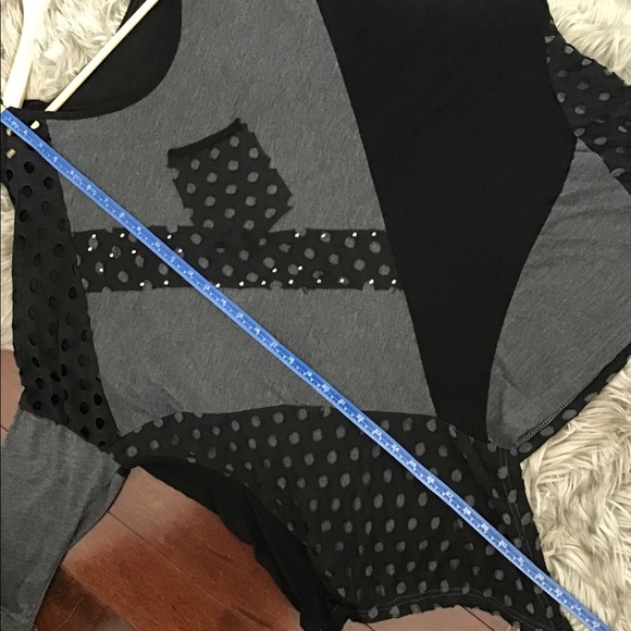 Bat-Wing Fashion Top - Picture 4 of 9